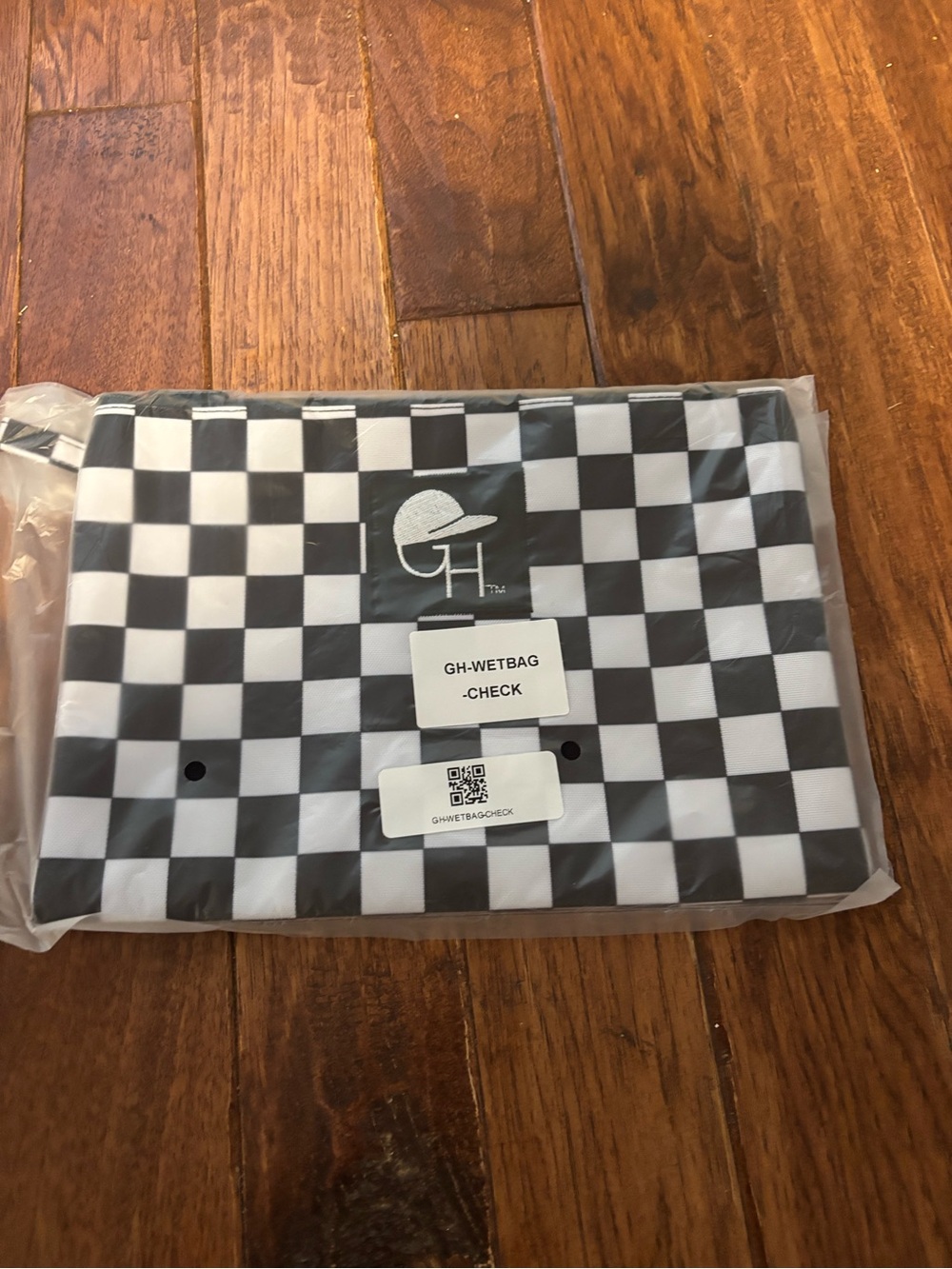 George Hats Zip Pouch Check Black White